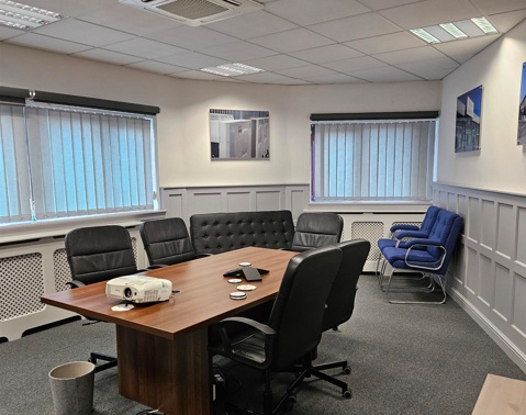 Office in Cannock - photo 2